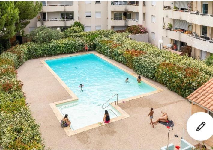 Апартаменты Joli T2/ Tram/ Clim/ Parking/ Wifi/ Piscine Монпелье Экстерьер фото